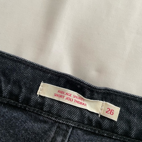 Levi’s ribcage jean shorts - Picture 3 of 5